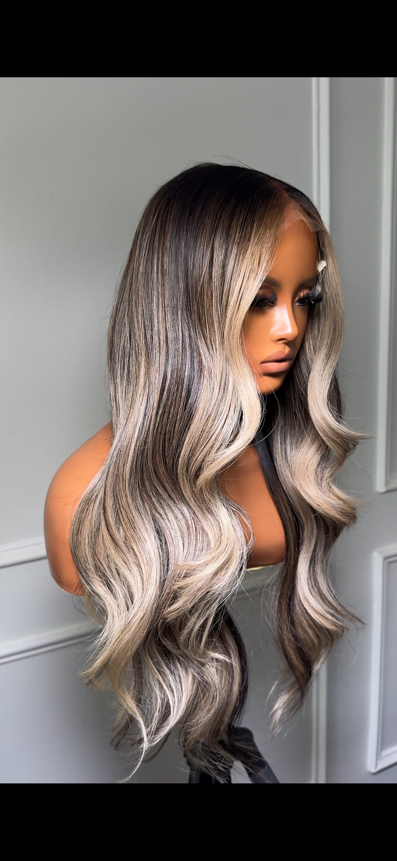 Anna Hommes Custom Color 22 inches